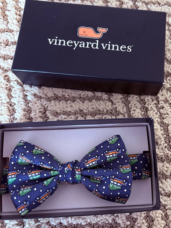 Vineyard Vines Other - Vineyard Vines Navy Bow Tie with Green & Orange Boat Motif